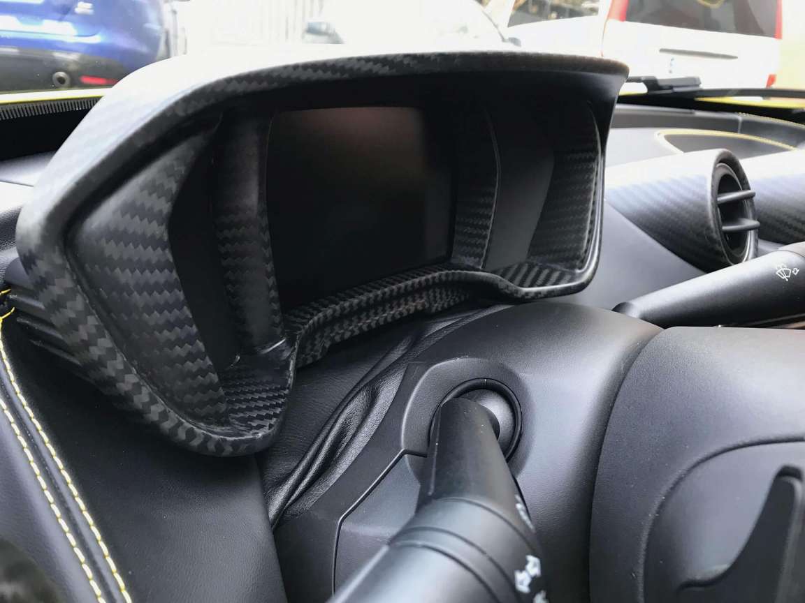 Alfa Romeo 4C детейлинг химчистка 