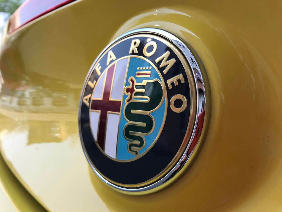 Alfa Romeo 4C детейлинг химчистка 