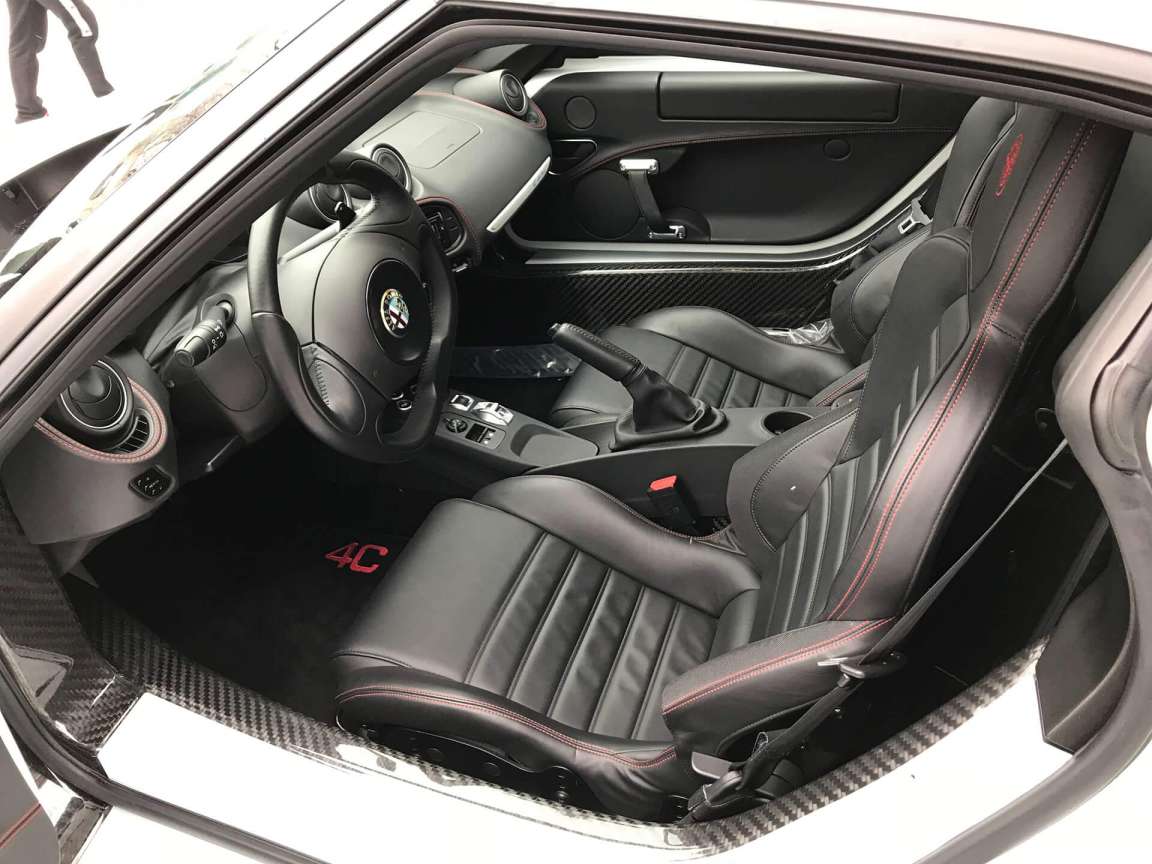 Детейлинг комплекс кузова и салона Alfa Romeo 4C