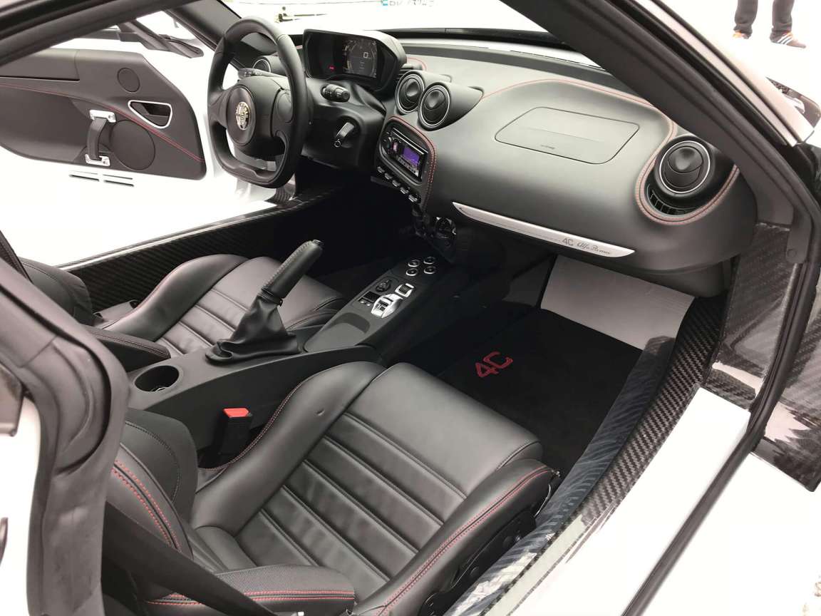 Детейлинг комплекс кузова и салона Alfa Romeo 4C