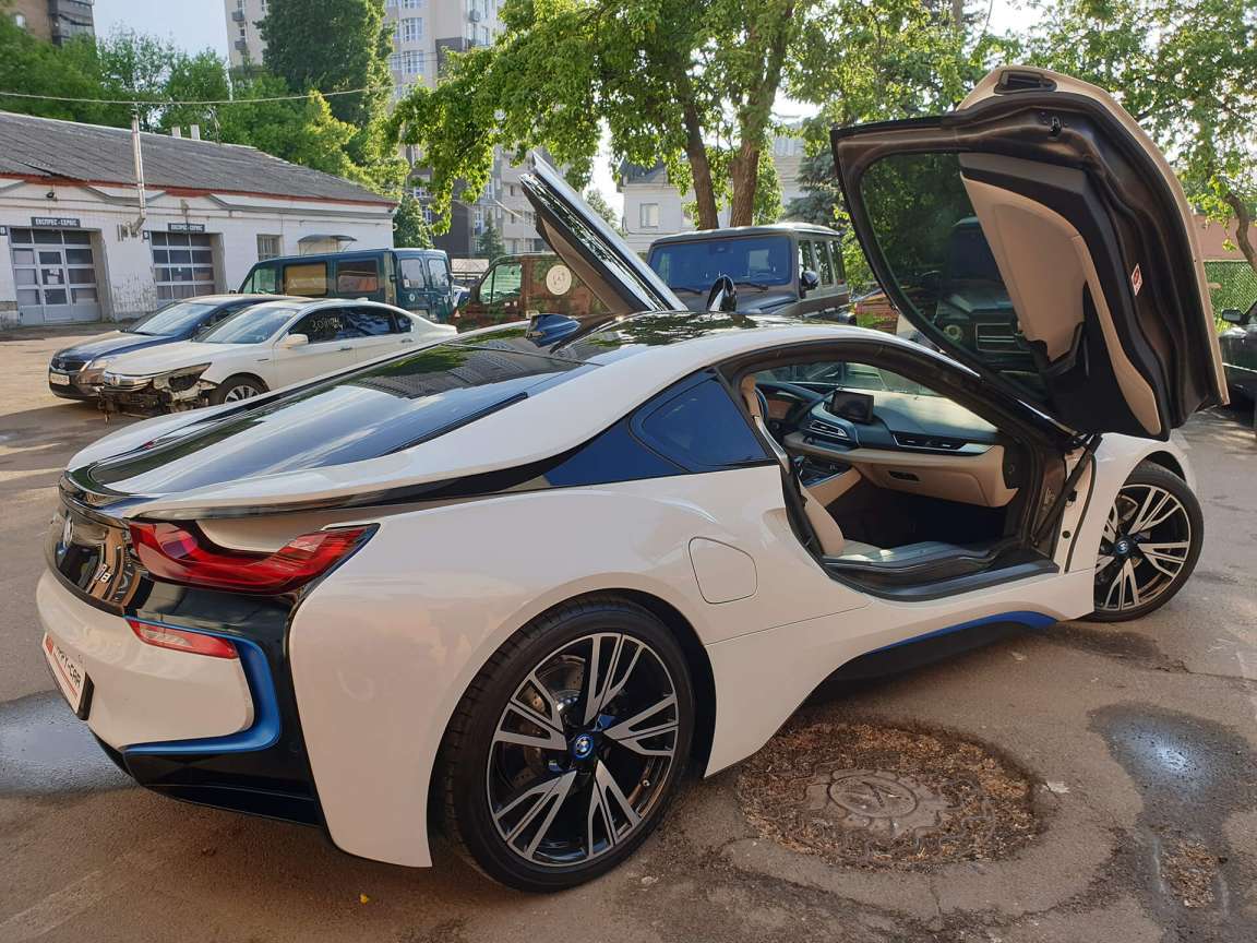 BMW i8 тонировка стекол