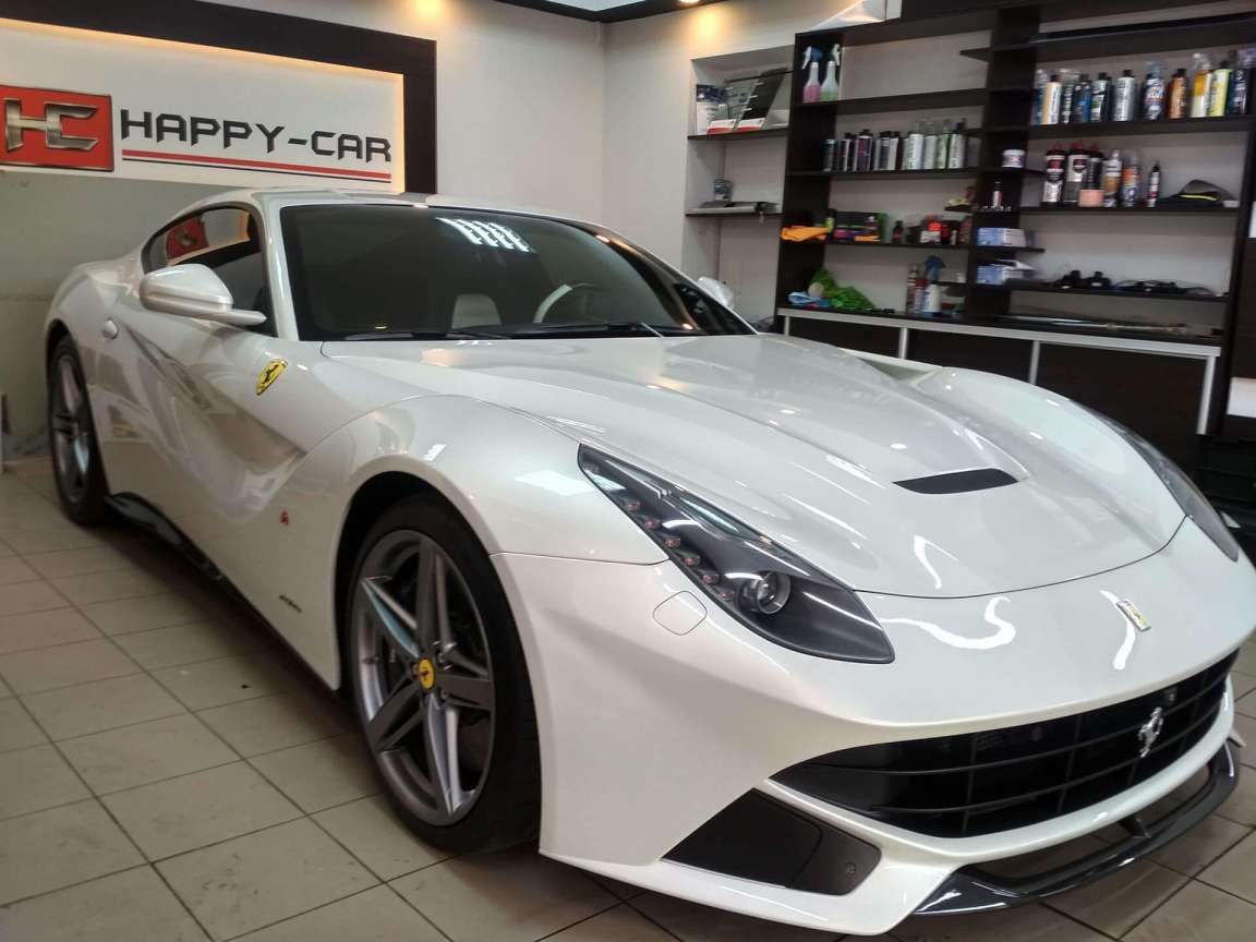 Защитная антигравийная пленка на Ferrari