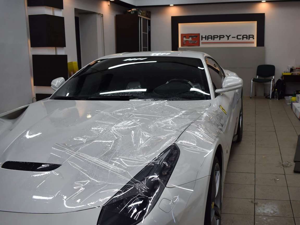 Защитная антигравийная пленка на Ferrari