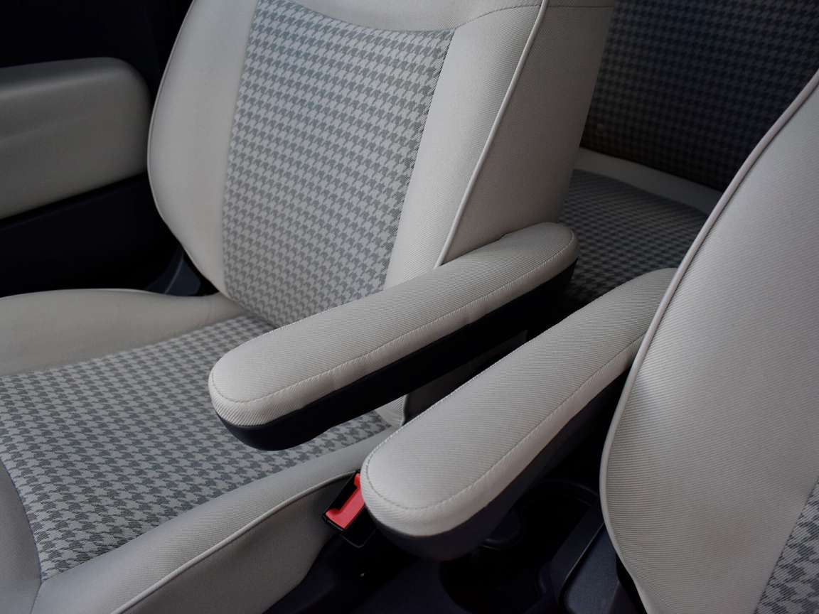 Fiat 500 C детейлінг хімчистка