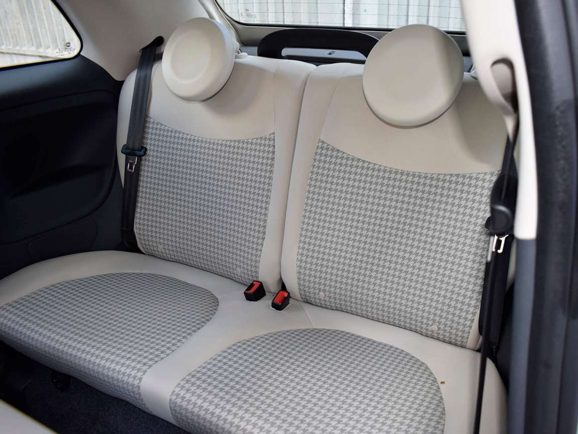 Fiat 500 C детейлінг хімчистка