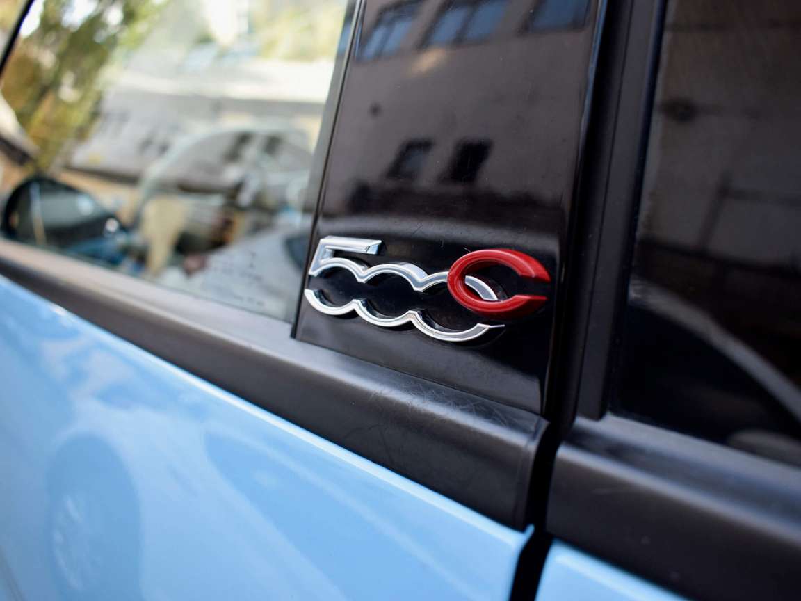 Fiat 500 C детейлінг хімчистка