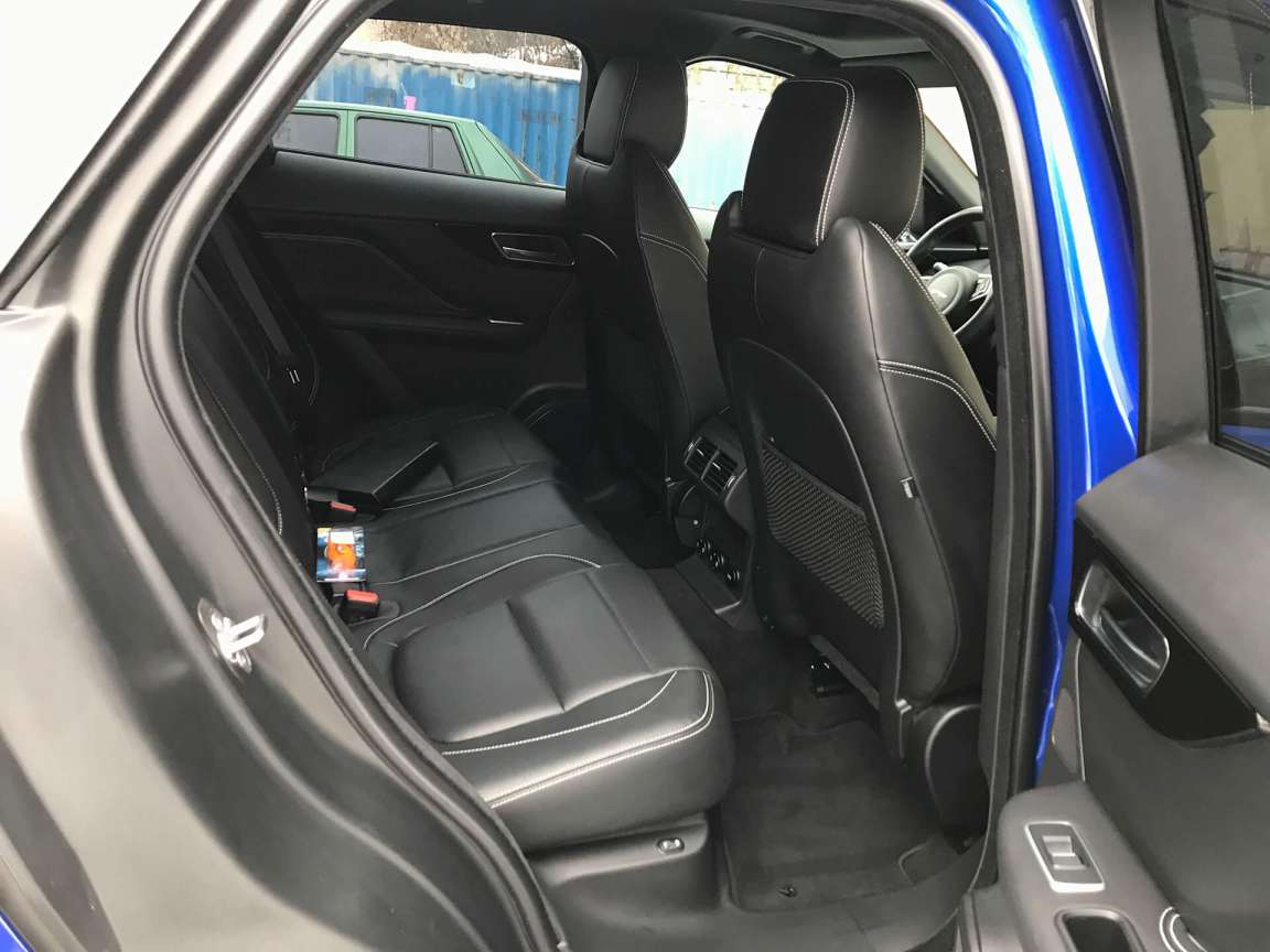 Jaguar F-PACE подготовка к зиме