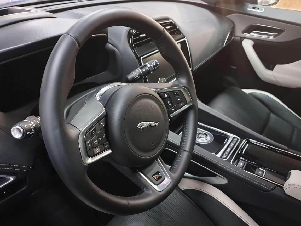 Jaguar F-Pace полное восстановление салона