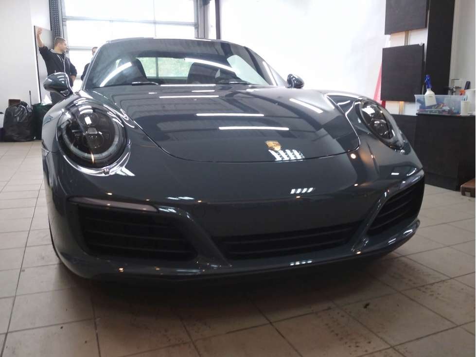 Porsche Carrera оклейка в антигравийную пленку