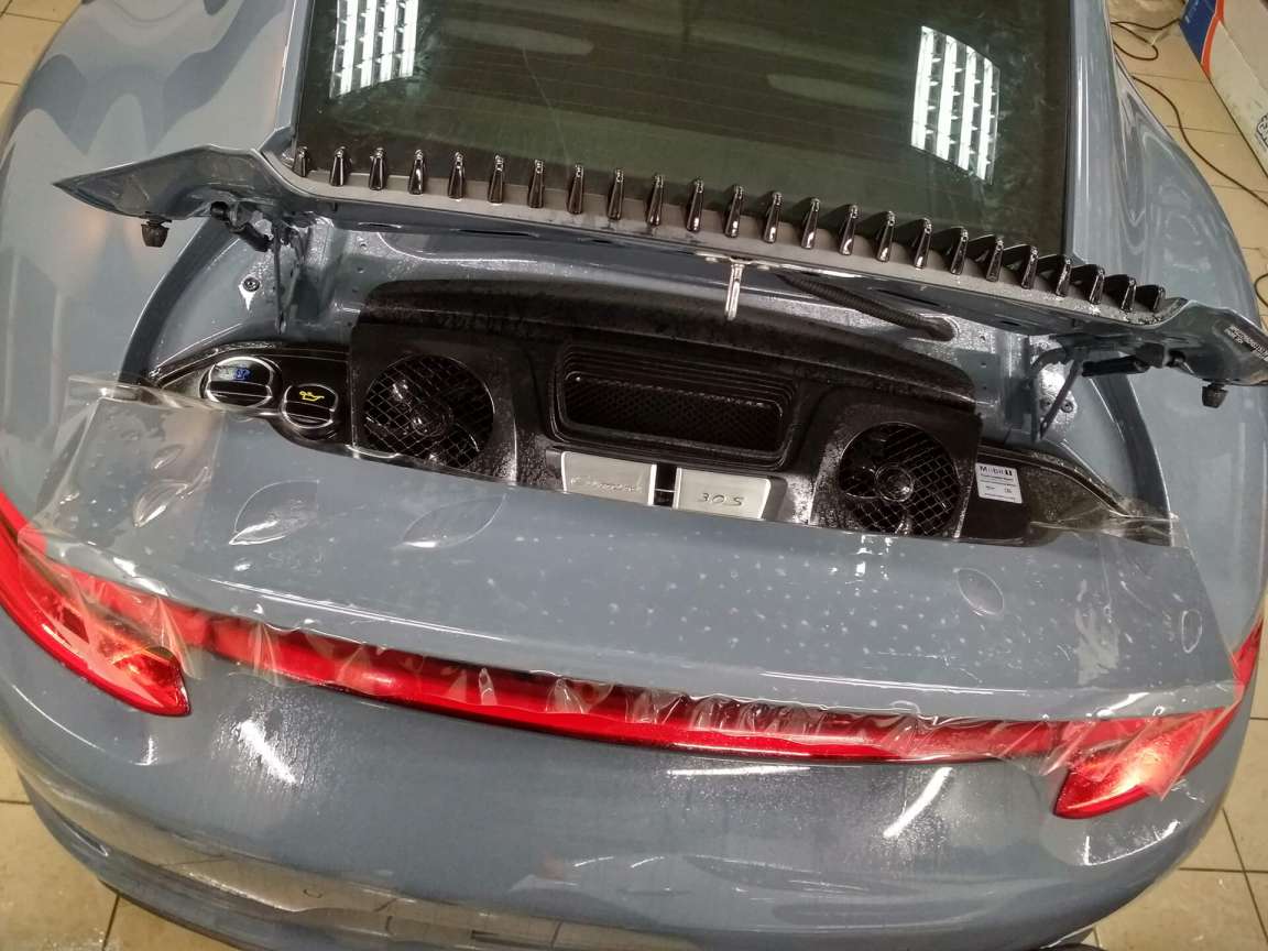 Porsche Carrera оклейка в антигравийную пленку