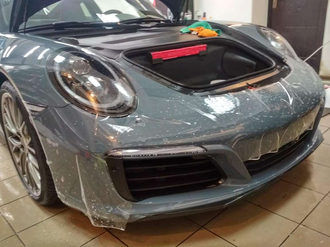 Porsche Carrera оклеювання в антігравійну плівку