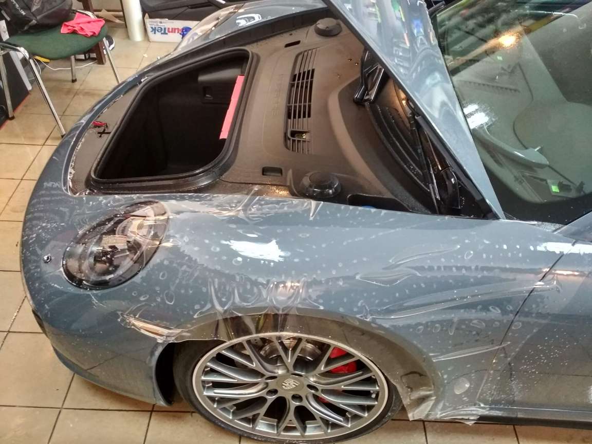 Porsche Carrera оклейка в антигравийную пленку