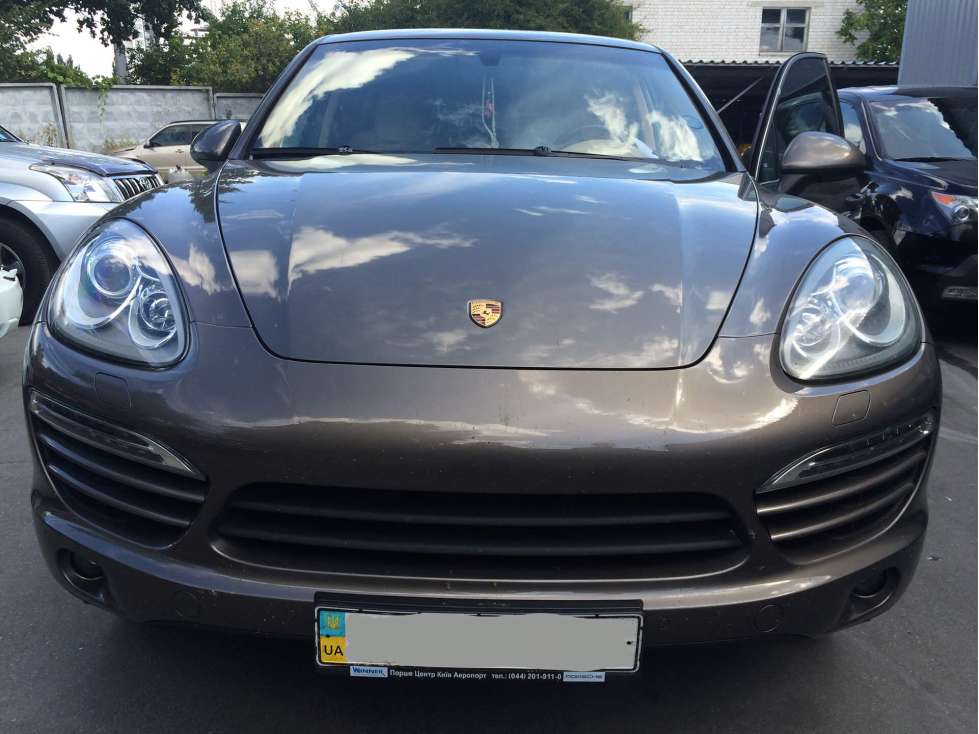 Porsche Cayenne Оклейка антигравиной пленкой