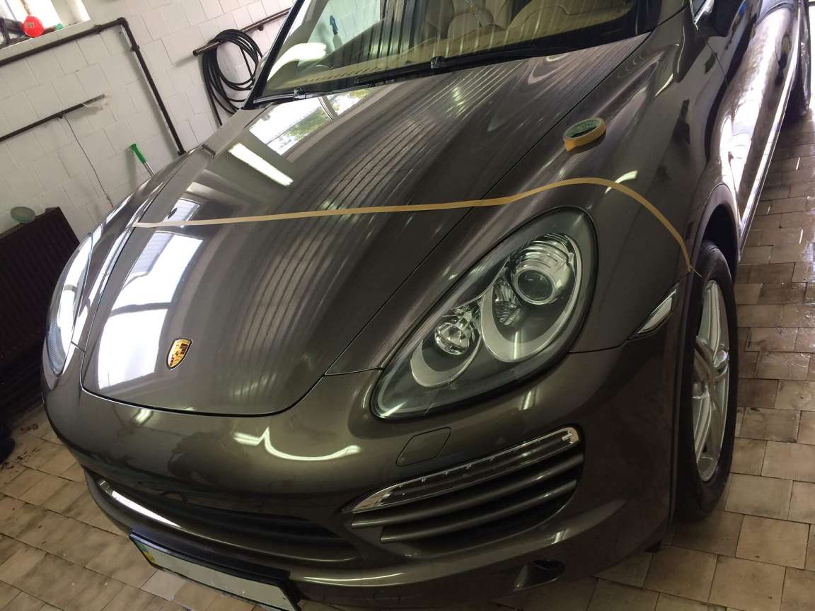 Porsche Cayenne Оклейка антигравиной пленкой