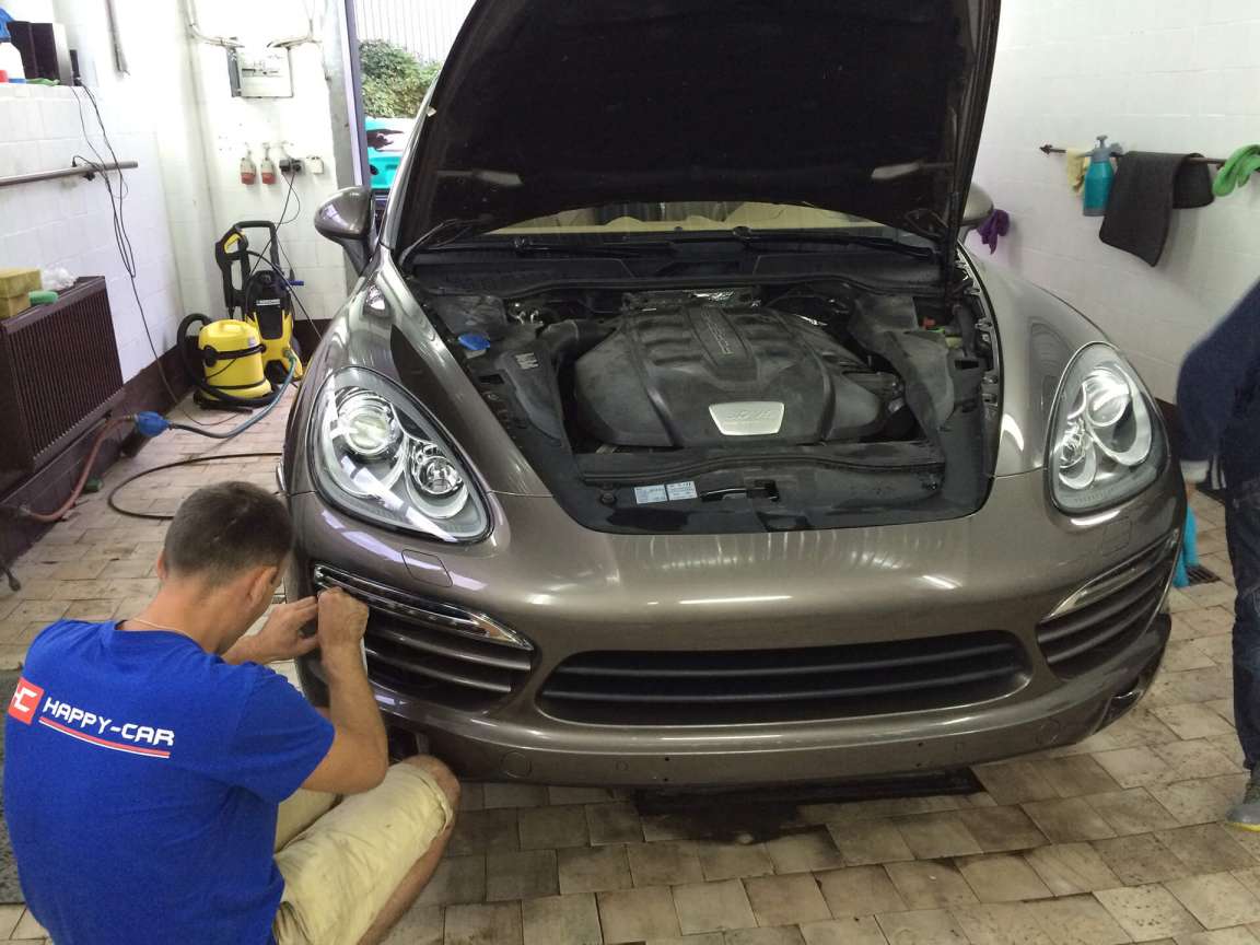 Porsche Cayenne Оклейка антигравиной пленкой