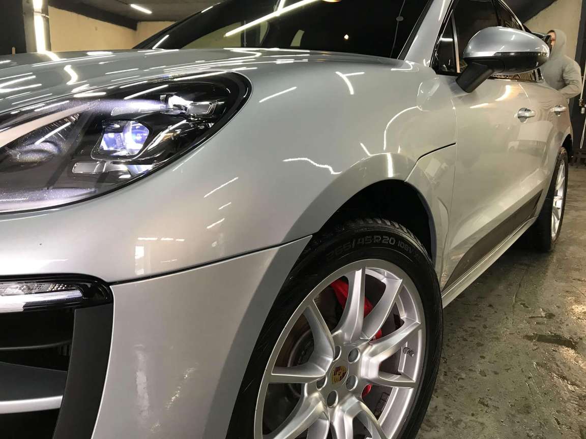 Детейлінг кузову і салону в Porsche Macan