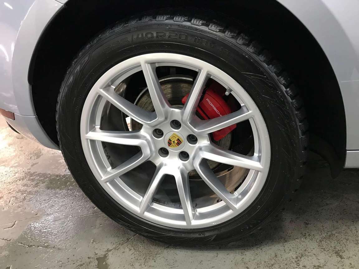 Детейлинг кузова и салона в Porsche Macan