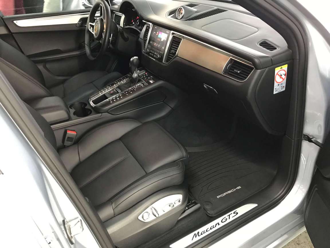 Детейлинг кузова и салона в Porsche Macan