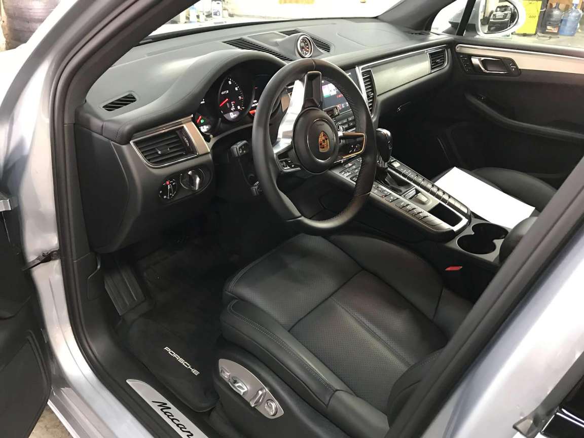 Детейлинг кузова и салона в Porsche Macan